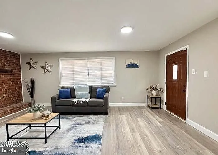 31 Mantua Rd — Photo 5