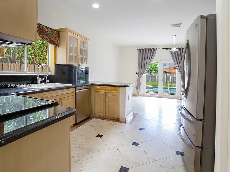 2657 SW 145th Ave — Photo 9