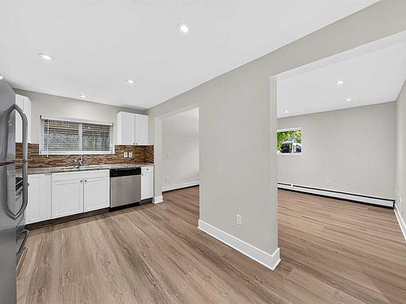 5th image of 2117 16th St E #11