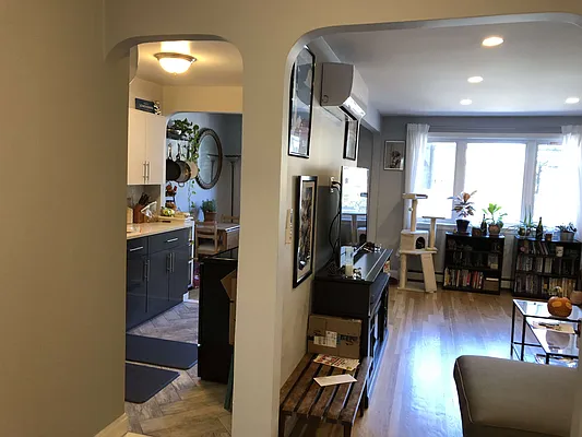 Rented by Metropolis International Realty Inc. | media 16