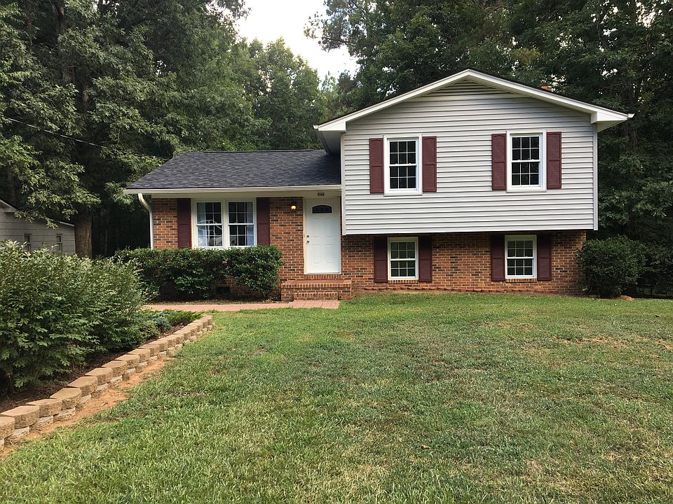 Front with "garden bed"