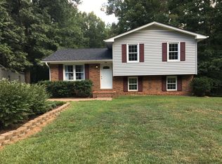 840 Clearwater Dr, Sanford, NC 27330