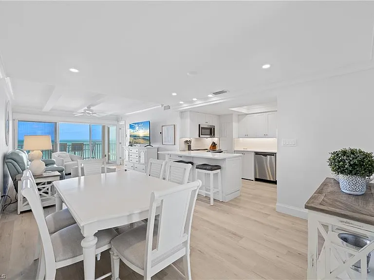 3443 Gulf Shore Blvd N #509 — Photo 6