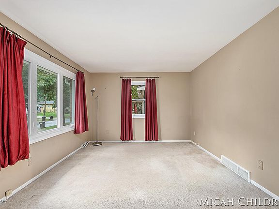 4th image of 3944 Collingwood Ave SW