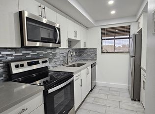 775 N Village Lake Dr FLOOR 209, Saint Petersburg, FL 33716