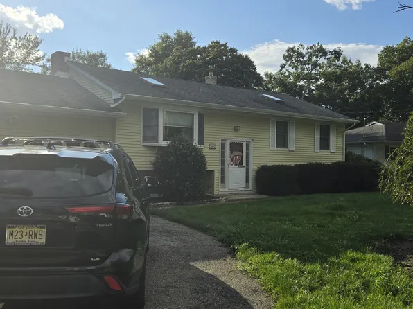 884 Brookside Dr, Toms River, NJ 08753