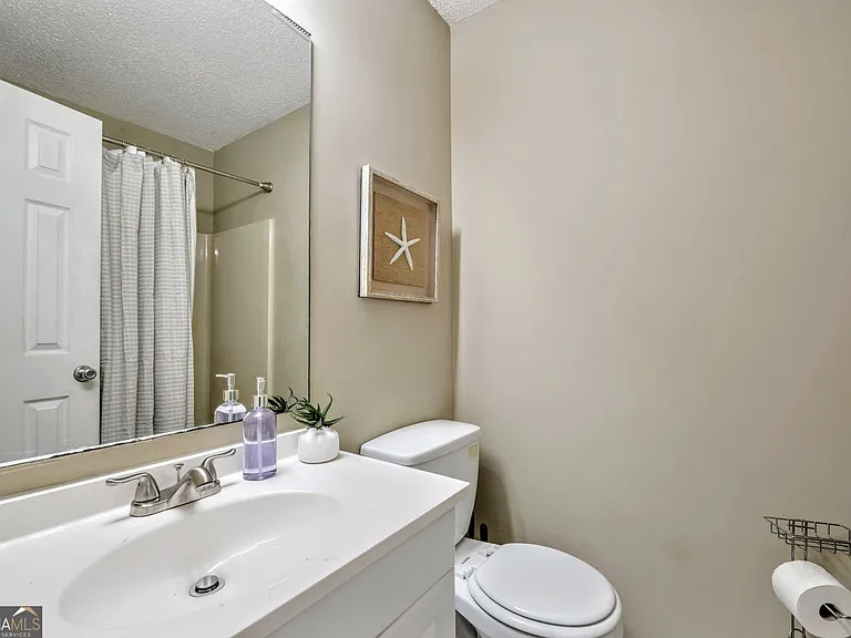 221 Remington Ln — Photo 9