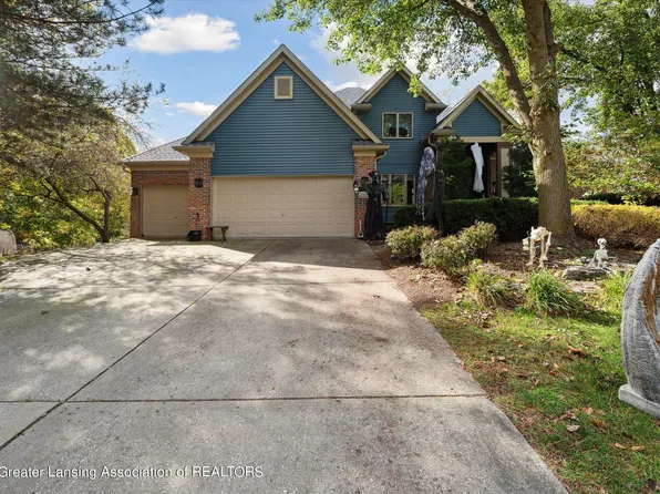 2219 Ridgemoor Ct, Burton, MI 48509