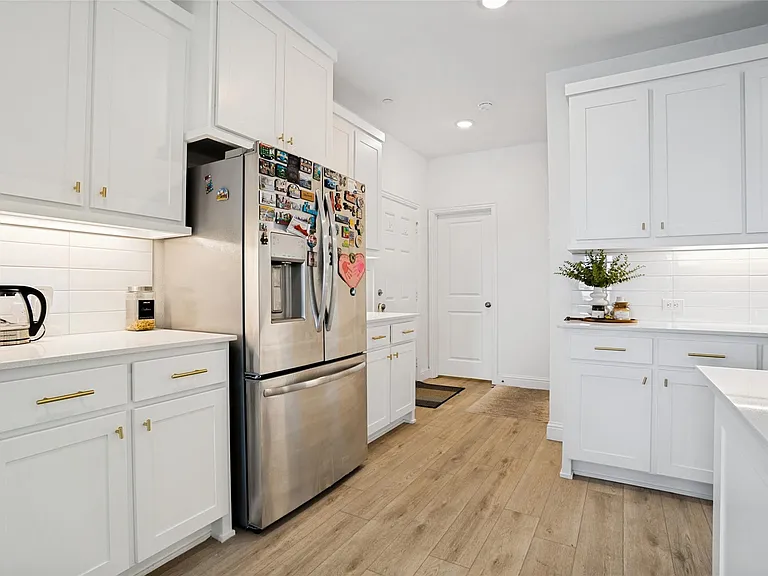 8875 Stablehand Mews — Photo 11