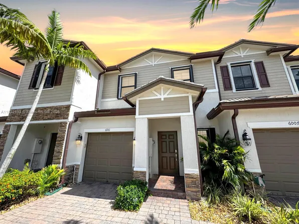 6011 W Paso Fino Pl, Davie, FL 33314