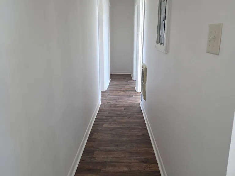 102 E Main St #4 — Photo 6