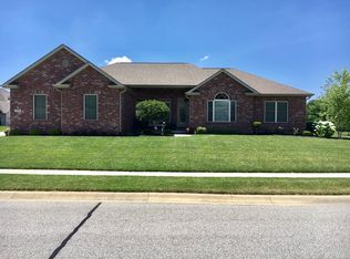 3970 Arrowwood Dr, Columbus, IN 47203