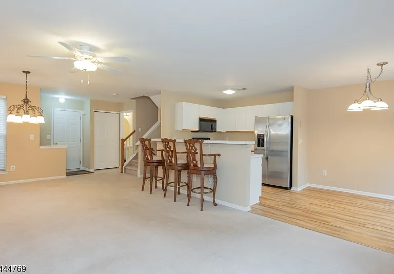 2404 Vantage Ct — Photo 6