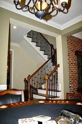 FLOATING STAIRCASE
