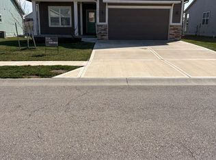 19627 199th Ter, Spring Hill, KS 66083