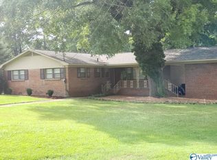 252 Brookwood Cir NE, Arab, AL 35016