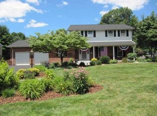 1413 Wynnewood Dr, Lancaster, PA 17601