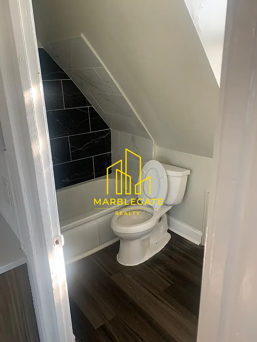 3 bed, 1050 sqft, $2,450 — Photo 4