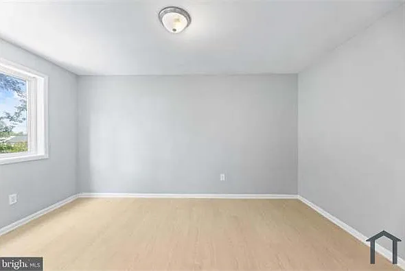 5 bed, 1600 sqft, $6,500 — Photo 4