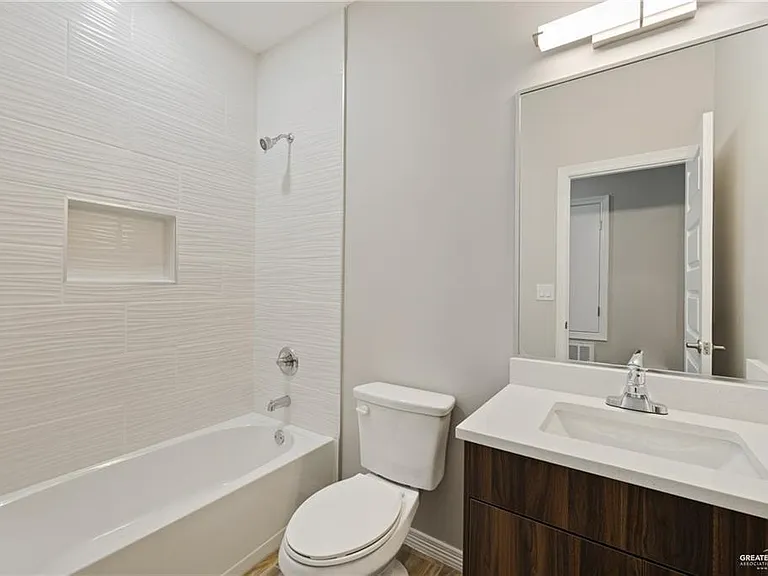 2302 N 37th Ln #2 — Photo 14