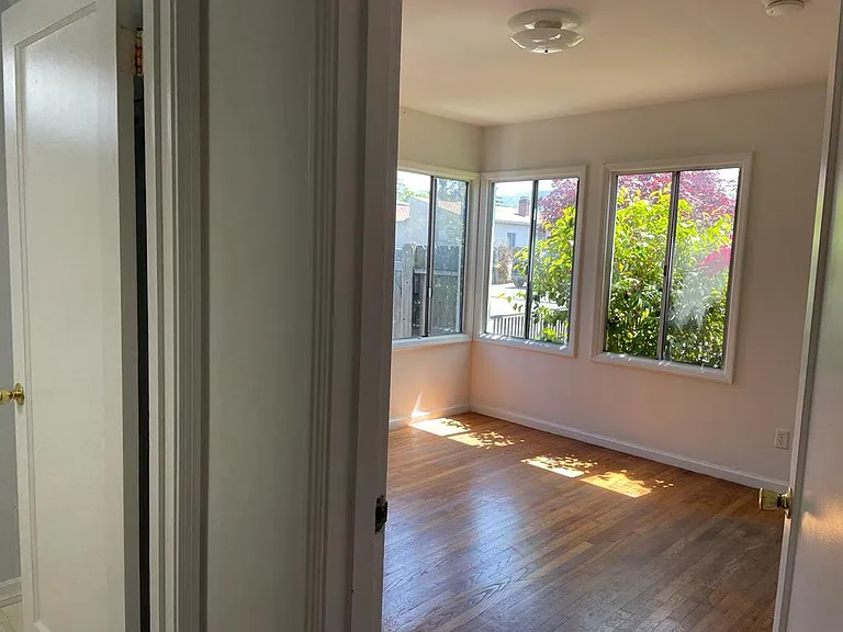 1398 Curtis St — Photo 6