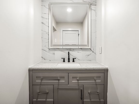 5th image of 8337 Aspen Ct