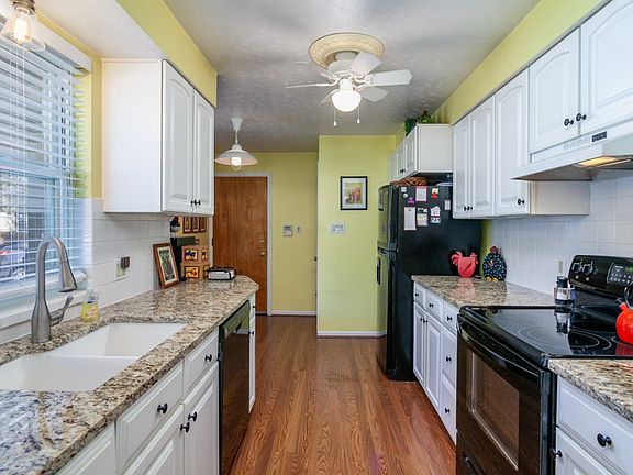 2nd image of 6092 Romaine Dr