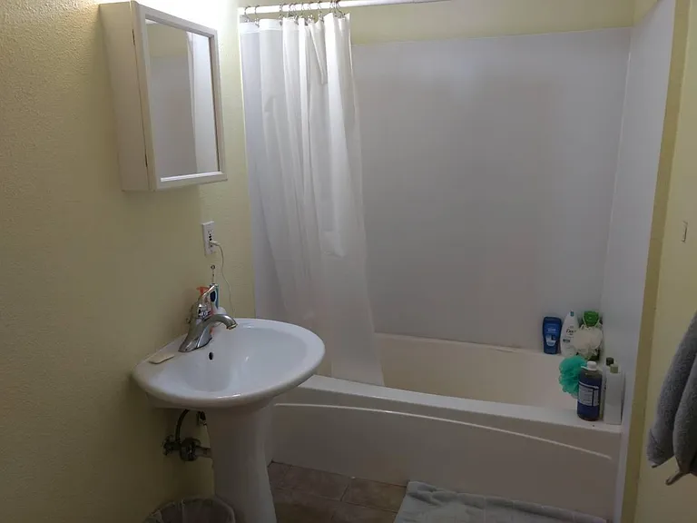 2609 E Union St #A — Photo 17