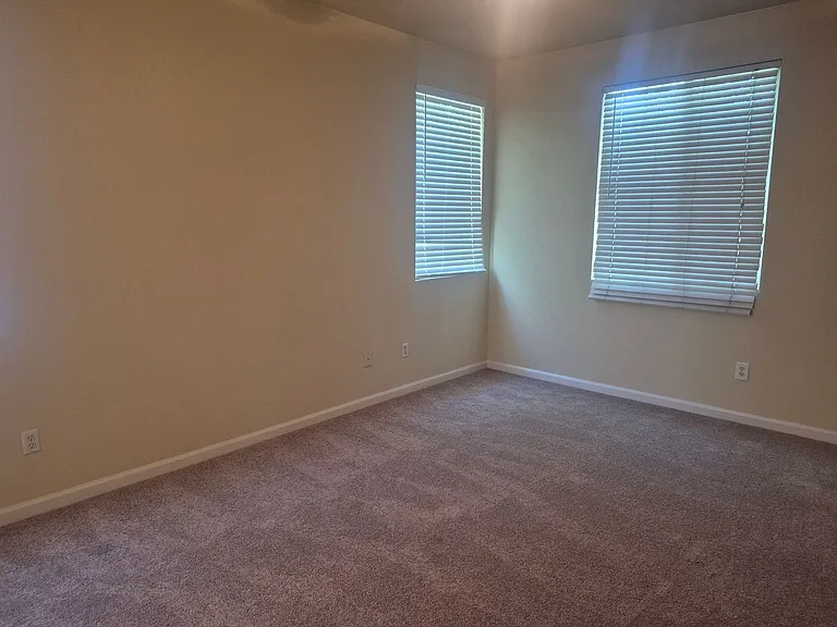 5343 Dunlay Dr — Photo 20