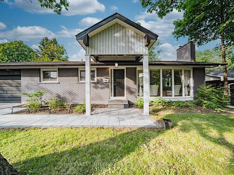 1277 Gainsborough Dr — Photo 3