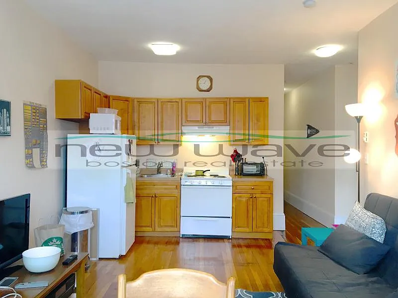 881 Huntington Ave #5
