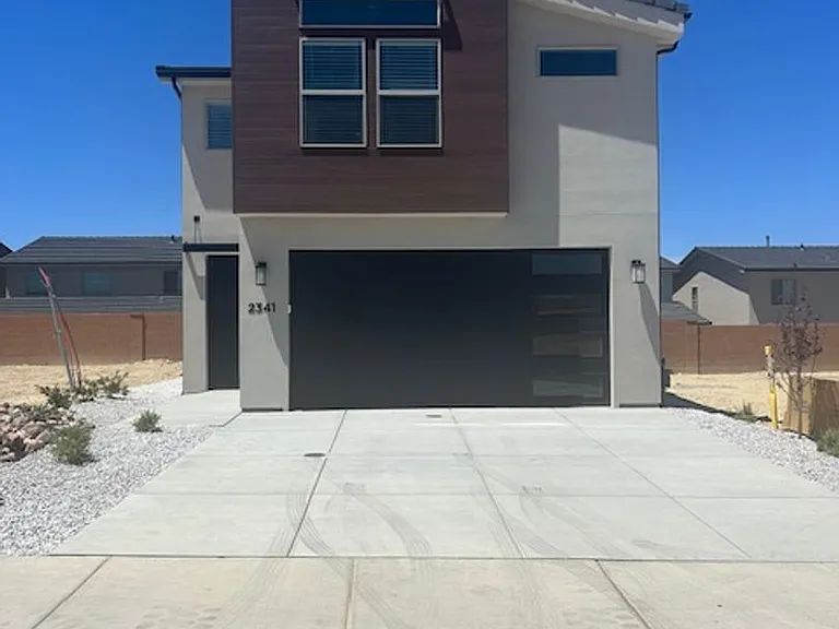 2341 E Siegel Ln — Photo 1