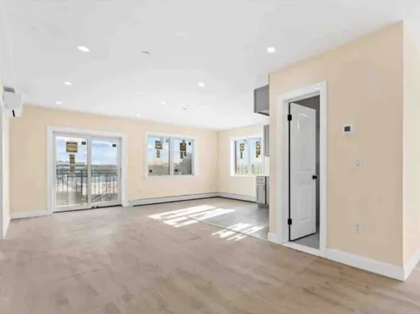 (undisclosed Address), College Pt, NY 11356