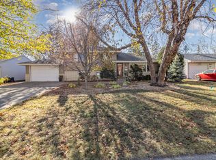 1120 Autumn St, Roseville, MN 55113