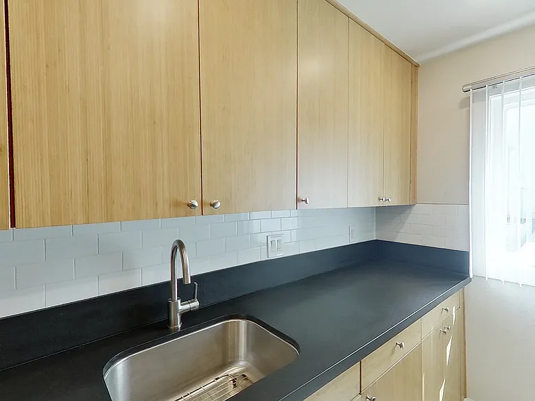 2437 Piedmont Ave — Photo 35
