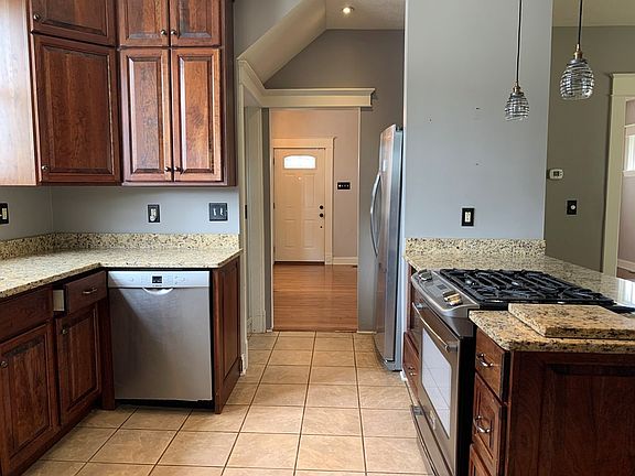 4th image of 2805 Gilbert Ave