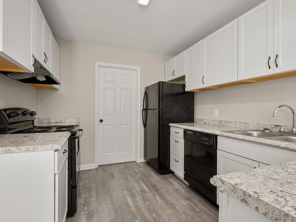3rd image of 10799 Florida Blvd APT 14