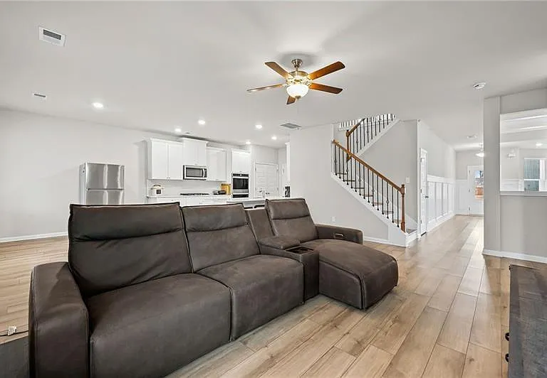 854 Orwell Dr — Photo 10