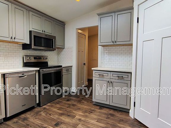 3rd image of 11438 SE Regatta View Ln