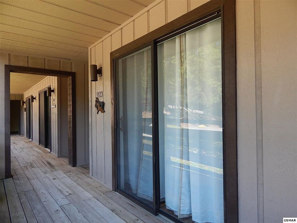 1st image of 1081 Cove Rd #U923