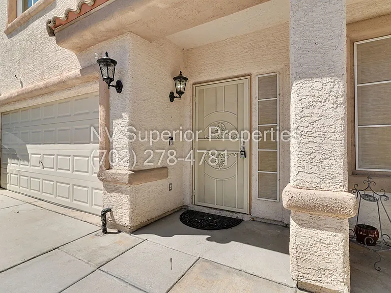 7929 Dana Maple Ct — Photo 4