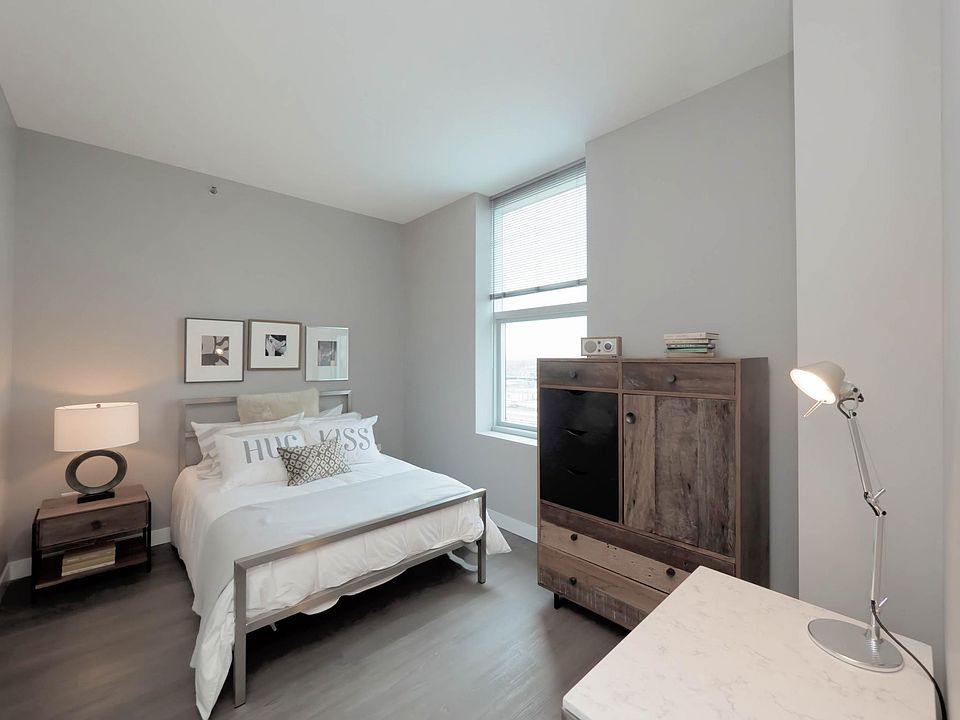 1st image of 1003 S Clark St #1301