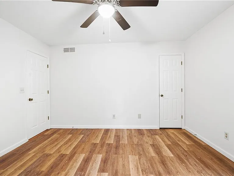 901 Gettysburg Pl — Photo 7