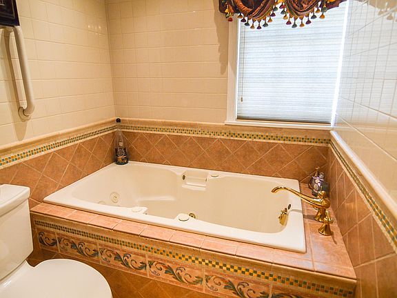 2nd bathroom