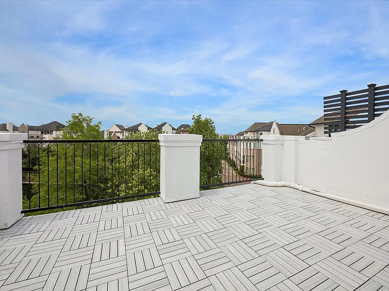 2048 Fannin Sta S — Photo 32
