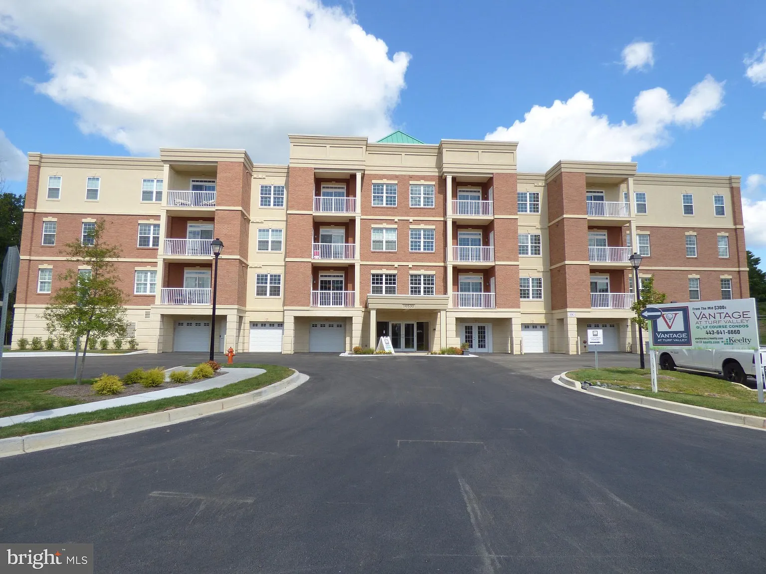 2 bed, 2.0 bath, 1484 sqft, $2,995 — Photo 1