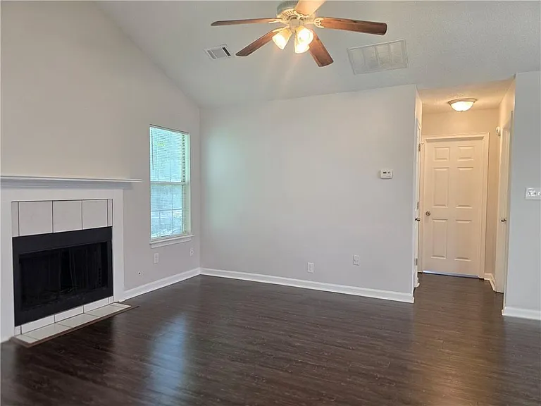 1504 Cain Ct — Photo 13