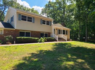 14 Connelly Rd, Huntington, NY 11743