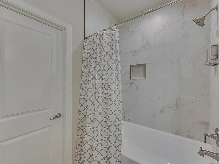 1525 Doyle Ave — Photo 21