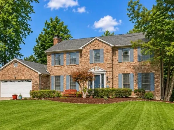 2241 Donnington Ln, Cincinnati, OH 45244